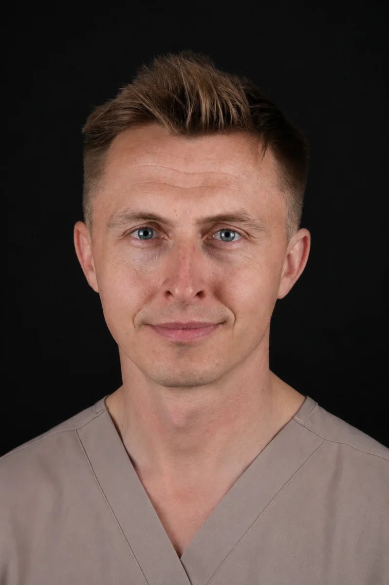Dr n. med. Damian Niedzielski, chirurg szczękowo-twarzowy